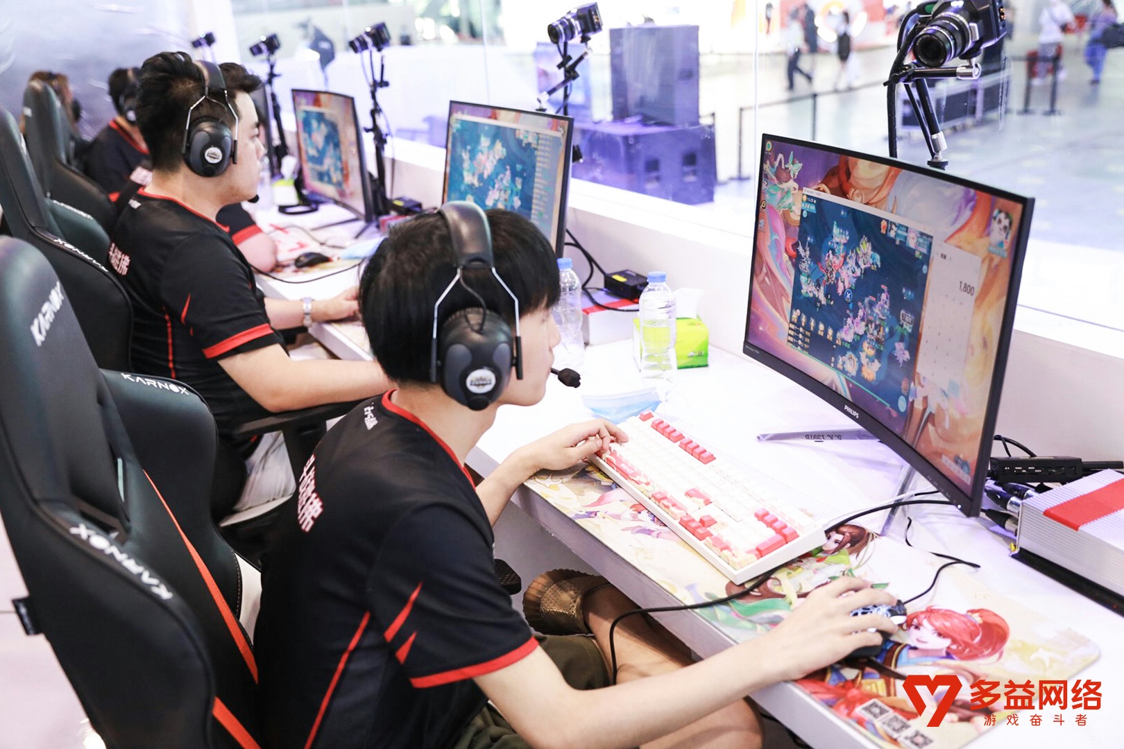 【圖3 《神武4》手游全國爭霸賽飛升135級組別總決賽現(xiàn)場】.jpg